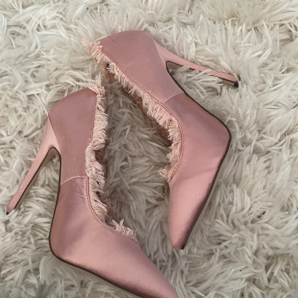 Never worn Chase and Chloe fringe satin-look heels size 7